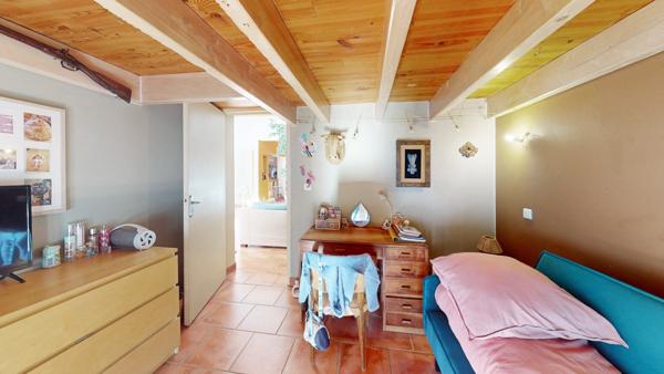 Maison familiale 6 pièces avec jardin, piscine et dépendance Cournonterral