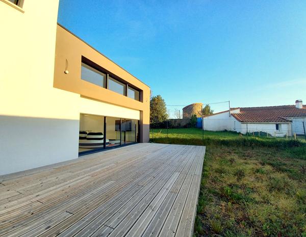 Maison Contemporaine Le Loroux Bottereau 6 pièce(s) 150m²