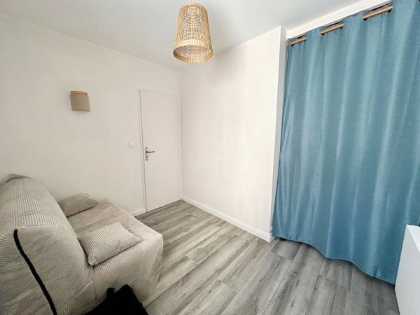 Appartement - T2 bis - 50m2 - Marché central La Rochelle 299 000 € **  - Référence  MR756E