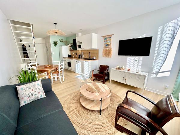 Appartement - T2 bis - 50m2 - Marché central La Rochelle 299 000 € **  - Référence  MR756E