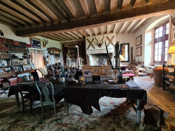 RARE ENSEMBLE IMMOBILIER, en partie classé Monument Historique, DANS LE PERCHE