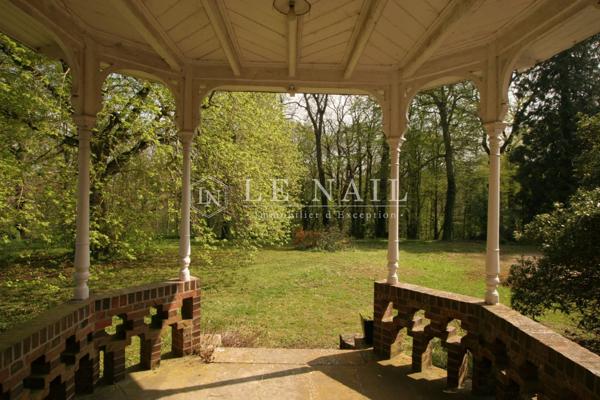 RARE ENSEMBLE IMMOBILIER, en partie classé Monument Historique, DANS LE PERCHE