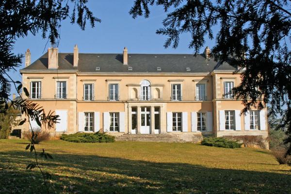 Beau château à vendre dans le Poitou.