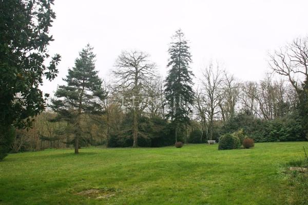 Beau château à vendre dans le Poitou.
