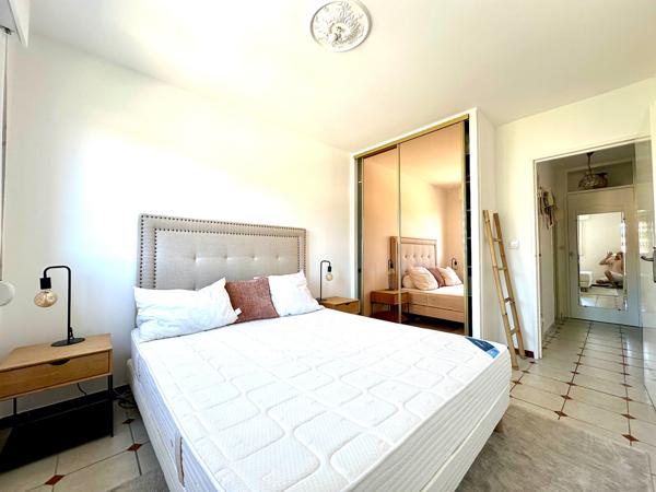 SUPERBE APPARTEMENT DE 63 M2 AVEC GRANDE TERRASSE ET VUE MER