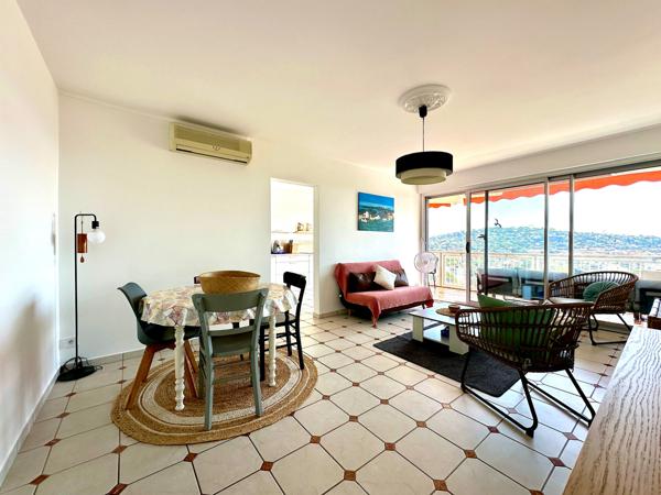 SUPERBE APPARTEMENT DE 63 M2 AVEC GRANDE TERRASSE ET VUE MER