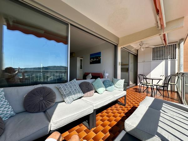 SUPERBE APPARTEMENT DE 63 M2 AVEC GRANDE TERRASSE ET VUE MER