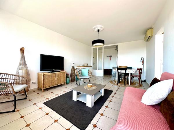 SUPERBE APPARTEMENT DE 63 M2 AVEC GRANDE TERRASSE ET VUE MER