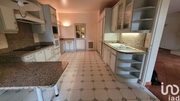 Maison 5 pièces de 160 m² à Carpentras (84200)