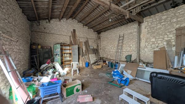 Maison  4 pièce(s)  3 chambre(s)  330 m²