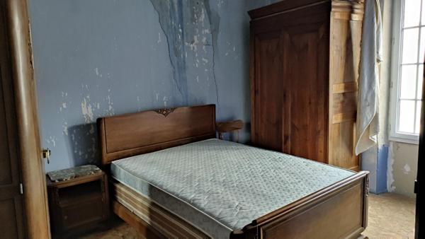 Maison  4 pièce(s)  3 chambre(s)  330 m²