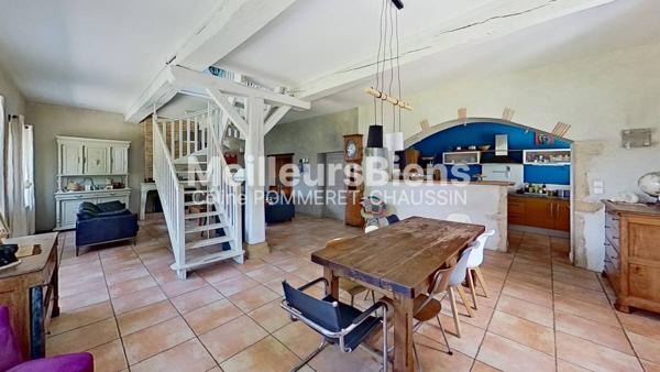 Maison avec une activité chenil