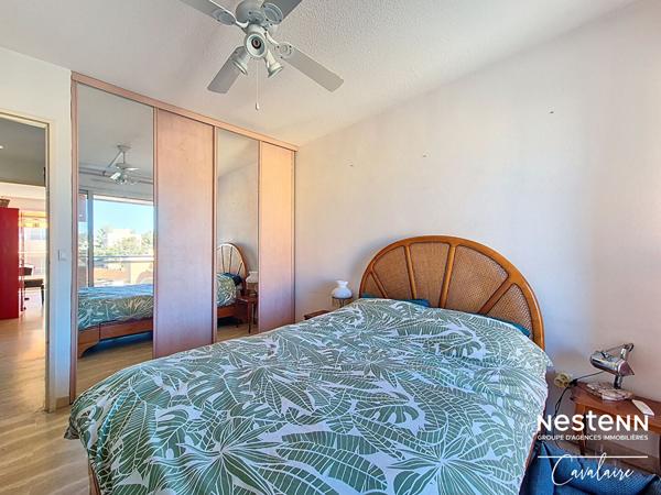 Dernier étage pour cet appartement au centre ville de Cavalaire-sur-Mer 4 pièces environ 100 m² avec 3 terrasses et stationnement