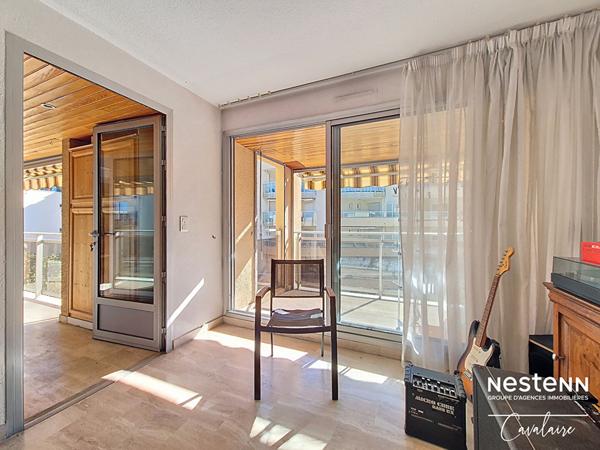 Dernier étage pour cet appartement au centre ville de Cavalaire-sur-Mer 4 pièces environ 100 m² avec 3 terrasses et stationnement