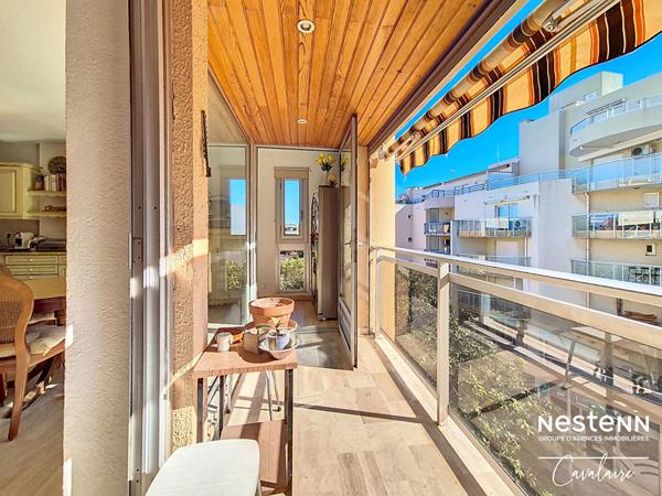 Dernier étage pour cet appartement au centre ville de Cavalaire-sur-Mer 4 pièces environ 100 m² avec 3 terrasses et stationnement