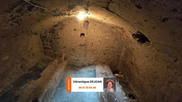 Maison à vendre 3 pièces/2 chambres - cuvage+cave - Cour - LA ROCHE BLANCHE (63670)