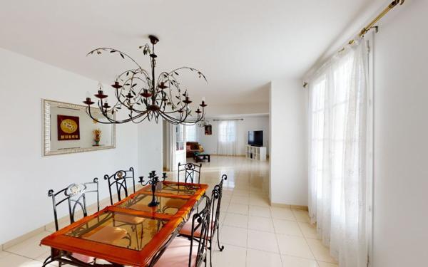 Maison à vendre    8 pièces •  Bailly-Romainvilliers