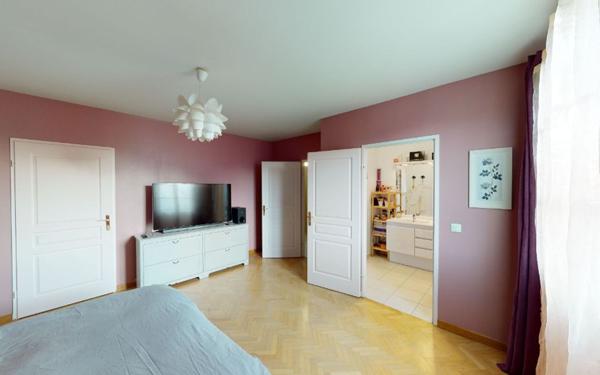 Maison à vendre    8 pièces •  Bailly-Romainvilliers