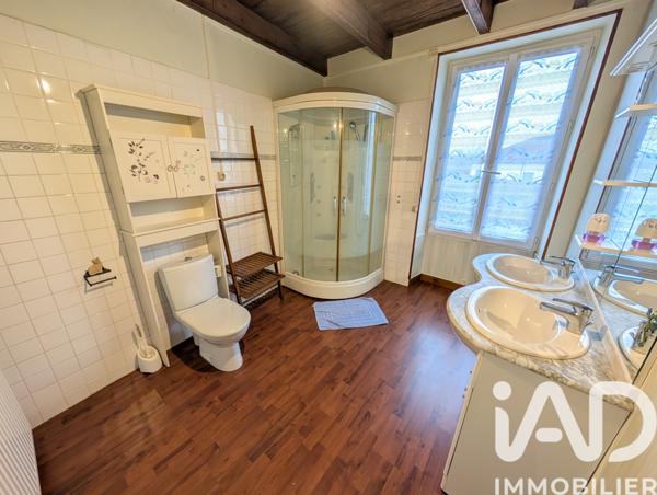 Maison à vendre 7 pièces 170 m² Lussac-les-Châteaux