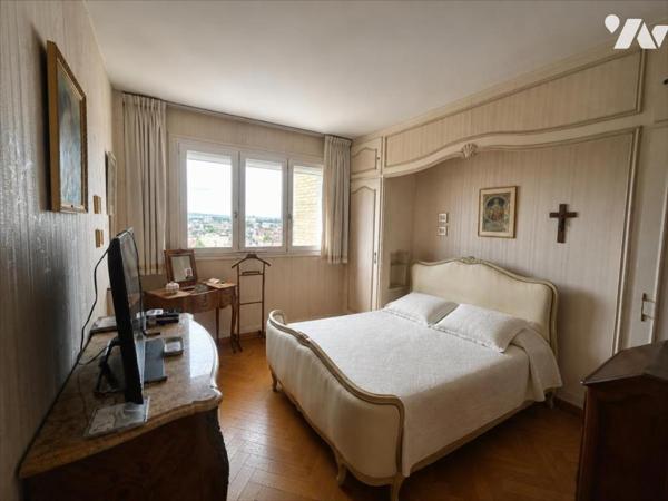EXCLUSIVITE AV DE LAON, sect Jeanne d'Arc St Thomas 6 pièces balcons deux garages 124 m²