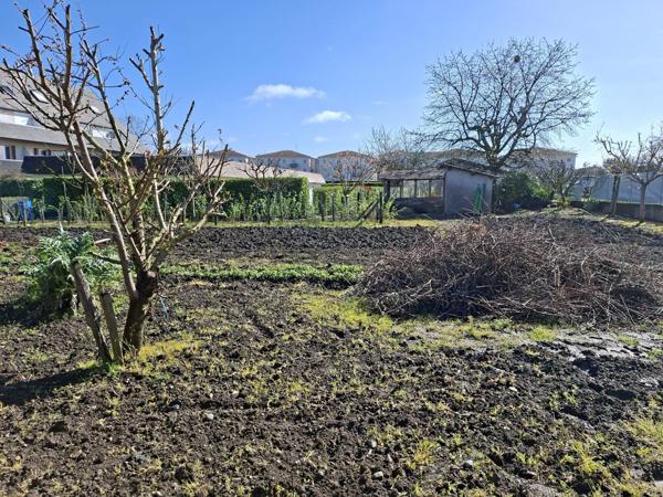 À vendre - Terrain projet construction 557 m² situé à Pau (64000)