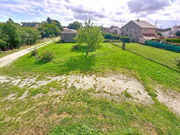 OPPORTUNITÉ RARE : MAISON + 2 GARAGES SUR 2600 M² PLAT CONSTRUCTIBLE / CENDRESSES PAMIERS