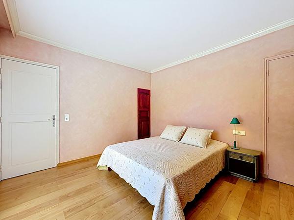 Les Angles - Maison T4 de 120 m², grand garage et 650 m² de terrain.