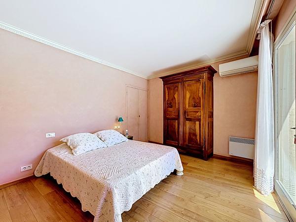 Les Angles - Maison T4 de 120 m², grand garage et 650 m² de terrain.