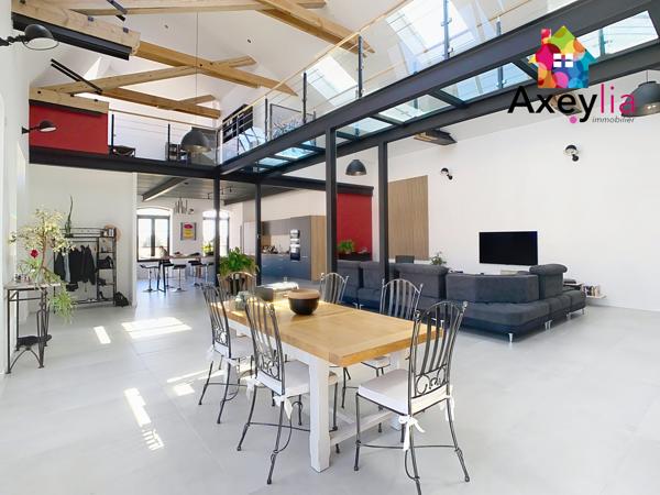 Roanne (42300) A VENDRE- ROANNE BORD DE LOIRE - MAISON DE VILLE TYPE LOFT AVEC TERRAIN ET PISCINE