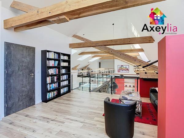 Roanne (42300) A VENDRE- ROANNE BORD DE LOIRE - MAISON DE VILLE TYPE LOFT AVEC TERRAIN ET PISCINE