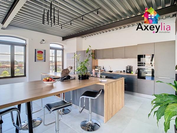 Roanne (42300) A VENDRE- ROANNE BORD DE LOIRE - MAISON DE VILLE TYPE LOFT AVEC TERRAIN ET PISCINE