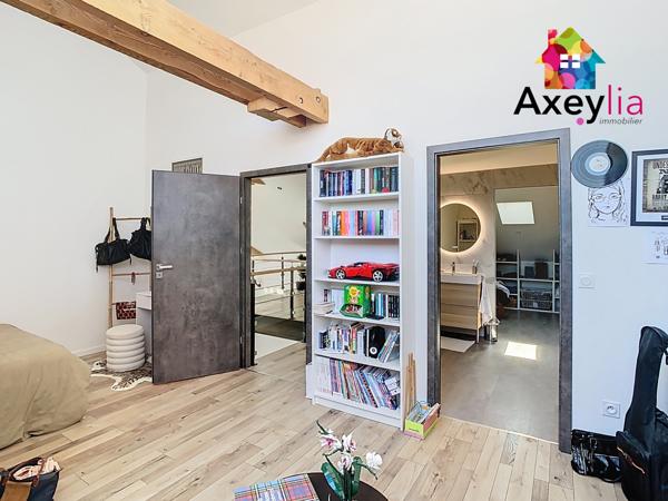 Roanne (42300) A VENDRE- ROANNE BORD DE LOIRE - MAISON DE VILLE TYPE LOFT AVEC TERRAIN ET PISCINE