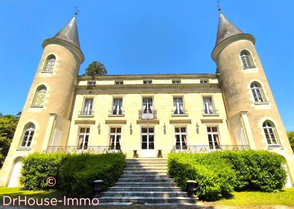 Château à vendre 30 pièces de 1 550 m²