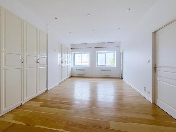 Loft d’Exception avec Toit-Terrasse en Plein Cœur d’Andernos