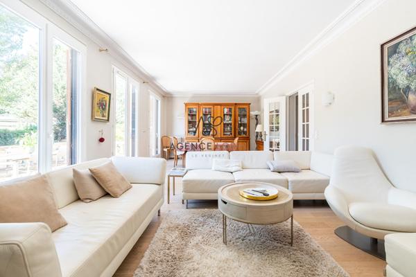 Maison Le Vésinet 177 m² 9 Pièces Le vesinet