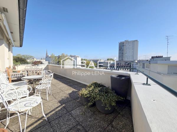 Bel attique 105m², 2 chambres, hyper-centre / gare