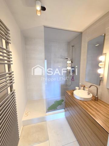 Bel attique 105m², 2 chambres, hyper-centre / gare