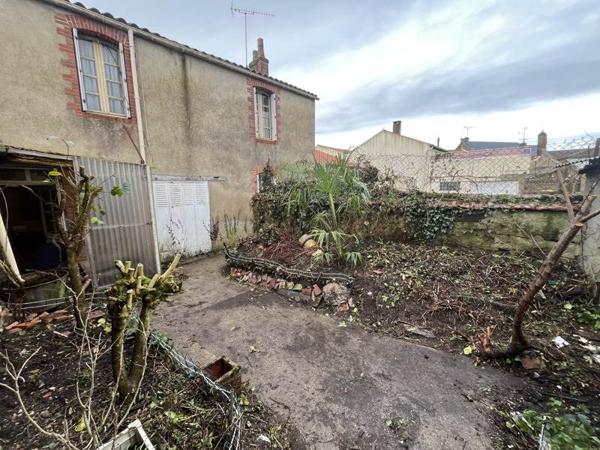 Maison à vendre |  Nieul-le-Dolent |  8 pièces | 188 m²