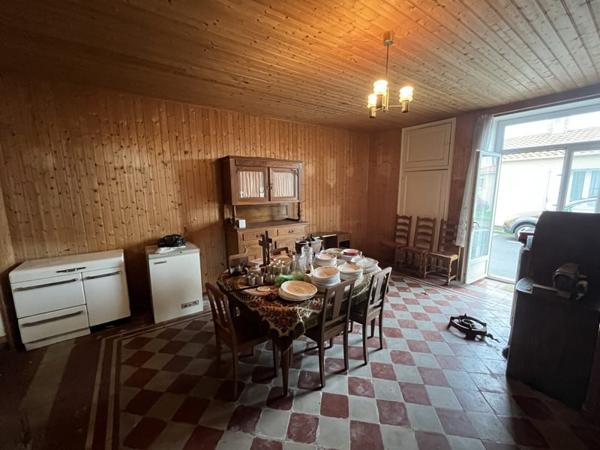 Maison à vendre |  Nieul-le-Dolent |  8 pièces | 188 m²