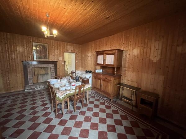 Maison à vendre |  Nieul-le-Dolent |  8 pièces | 188 m²