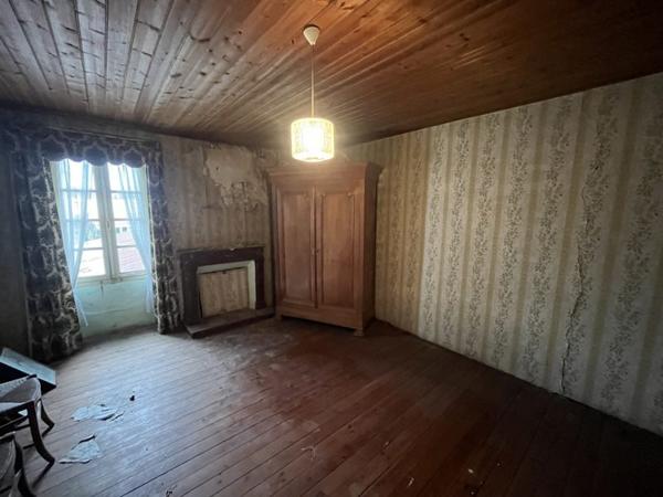 Maison à vendre |  Nieul-le-Dolent |  8 pièces | 188 m²