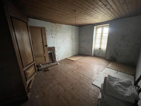 Maison à vendre |  Nieul-le-Dolent |  8 pièces | 188 m²