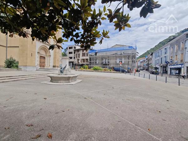 Immeuble de 400 m² sur une parcelle de 229 m² cadastrée E868