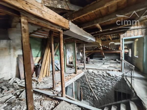 Immeuble de 400 m² sur une parcelle de 229 m² cadastrée E868