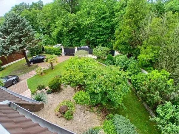 Vente                                                      Maison
                        
                     5 pièces                      126 m2                     à Yerres