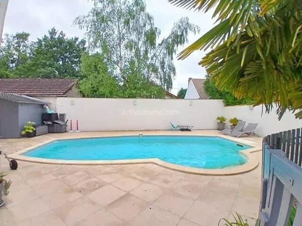 Vente                                                      Maison
                        
                     5 pièces                      126 m2                     à Yerres