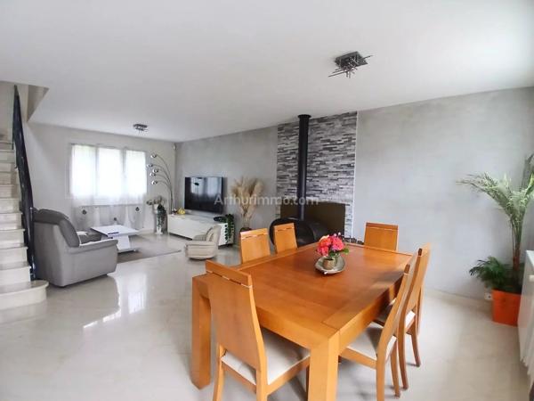 Vente                                                      Maison
                        
                     5 pièces                      126 m2                     à Yerres