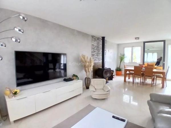 Vente                                                      Maison
                        
                     5 pièces                      126 m2                     à Yerres