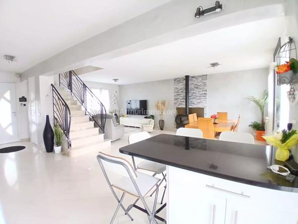 Vente                                                      Maison
                        
                     5 pièces                      126 m2                     à Yerres