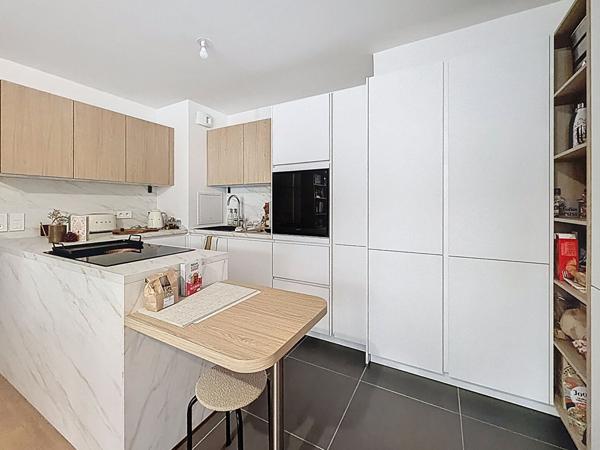 Appartement Neuf d'Exception à Puteaux - 3 Pièces Lumineux avec Balcon et Parking